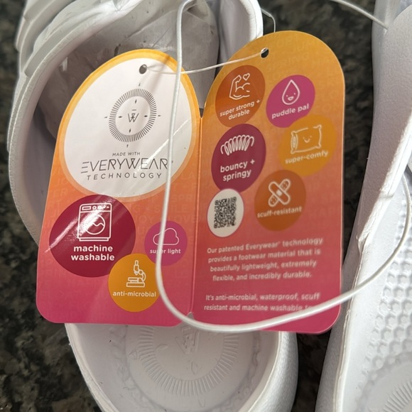 Totes women’s white everywear slides NWT 8 - Picture 6 of 8